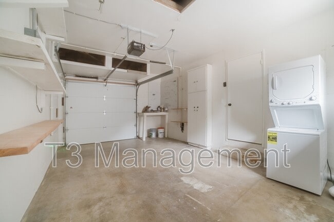 Building Photo - 1734 Serrano St