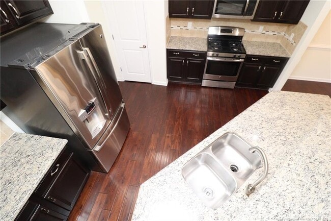 Building Photo - 208 Kylemore Cir