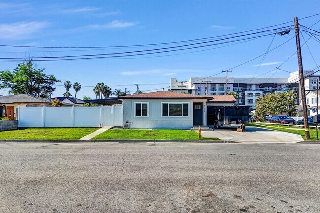 Building Photo - 8072 La Palma Dr