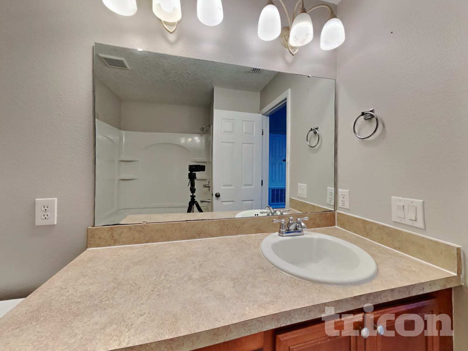 Building Photo - 4667 Caverns Dr