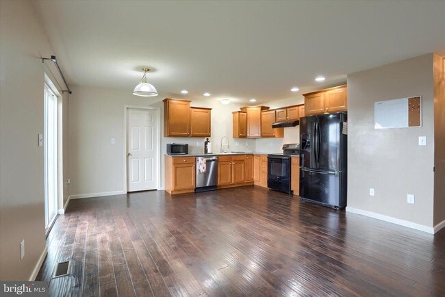 Building Photo - 158 McIntosh Ln