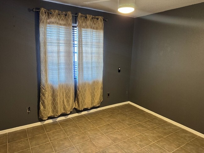 Building Photo - Solar Panels included on the 3 bedroom 2 b...