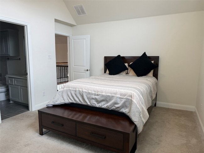 Building Photo - 9840 El Colina Dr