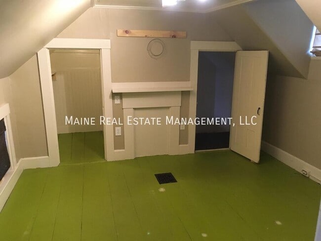 Building Photo - 130 Forest Ave