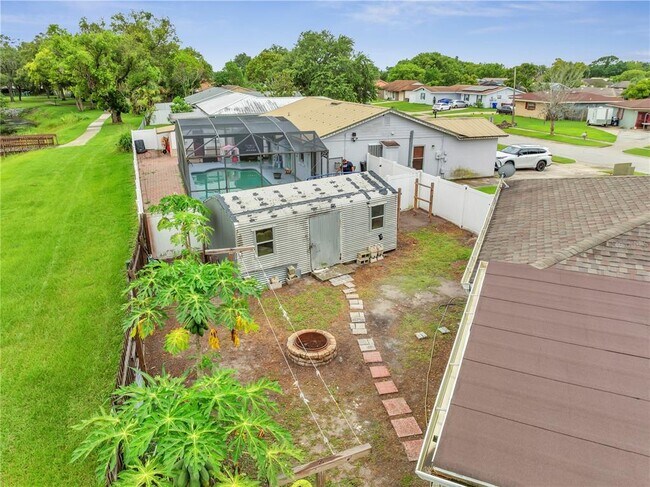 Building Photo - 1395 Meadowbrook St