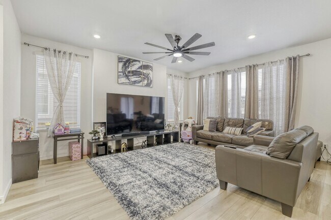 Building Photo - 8991 Hightower St