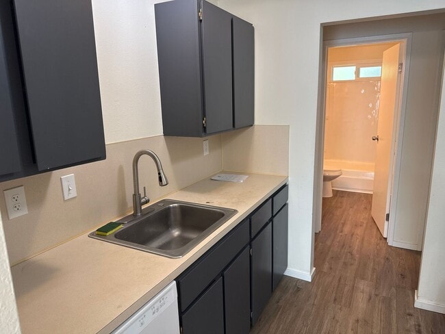 Building Photo - 2-Bed, 1-Bath Duplex, Mount Vernon