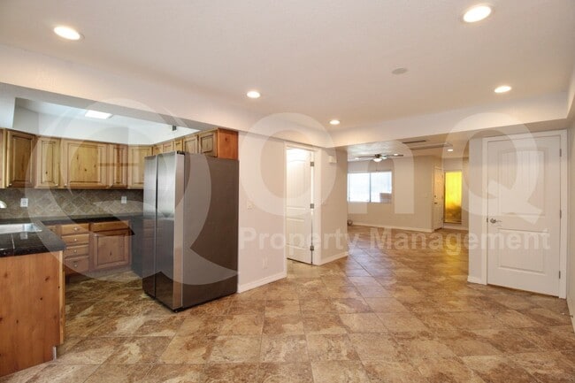 Building Photo - 1550 N Stapley Dr