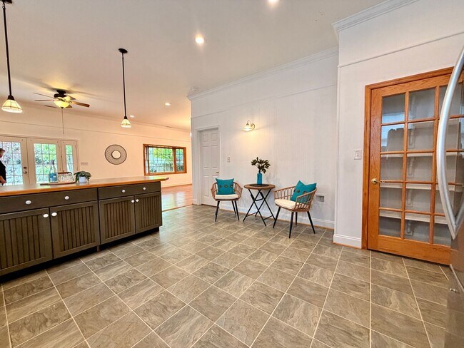 Building Photo - Recently Updated 4-Bedroom Ranch Home w/a 2 Bedroom Guest Cottage! Ready 05-01-26! Pet Friendly Home