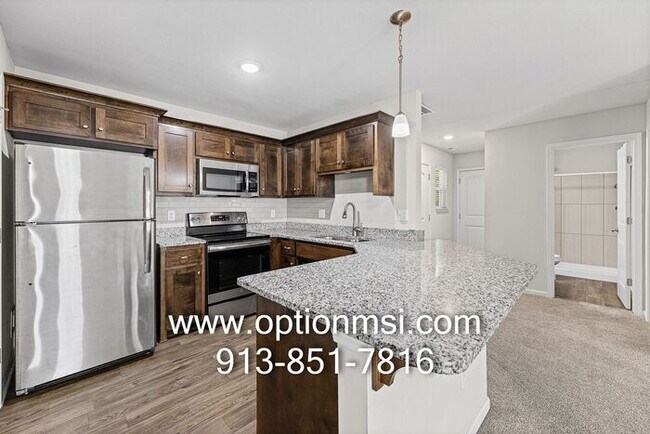 Building Photo - Beautifully Updated Liberty Home in a Prime Location!