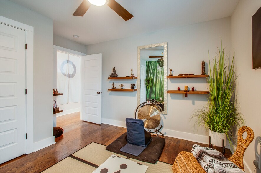 Building Photo - 2910 Davis Ave