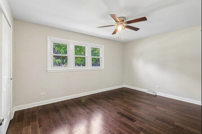 Building Photo - 840 W Arquilla Dr