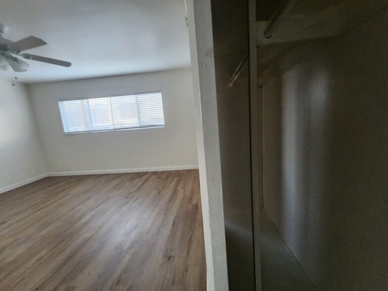 Building Photo - 1414 S Orange Grove Ave