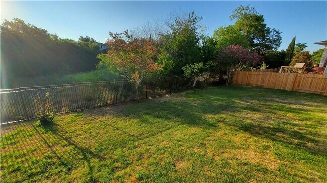 Building Photo - 9421 Lisi Anne Dr