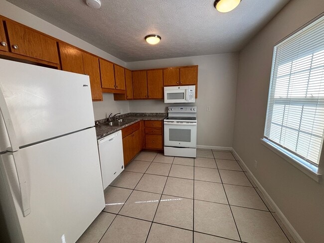 Building Photo - 1100 Frankford Ave