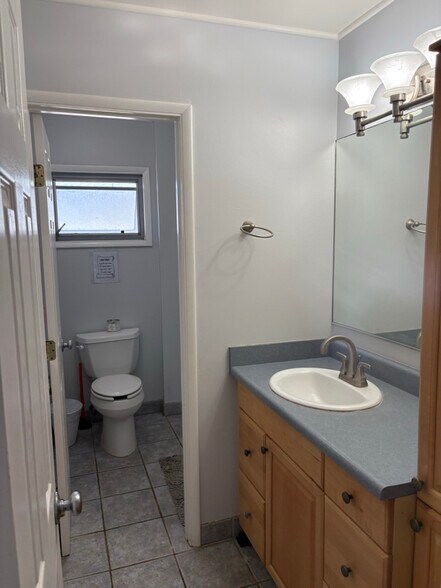 Building Photo - 2318 Seaview Ave