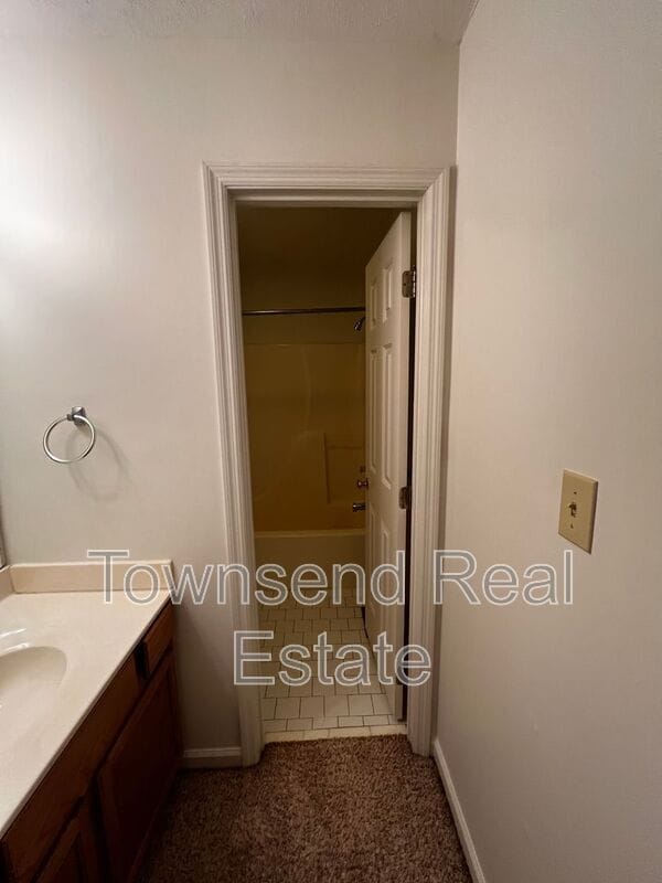 Building Photo - 1012 Ancestry Dr