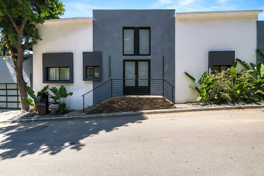 Building Photo - 9314 Sierra Mar Dr