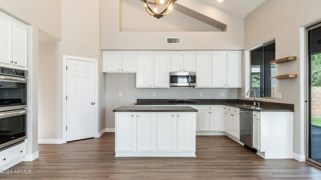 Building Photo - 3441 W Little Hopi Dr