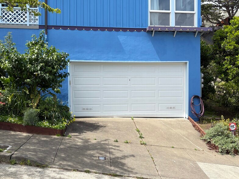Building Photo - 1703 Funston Ave
