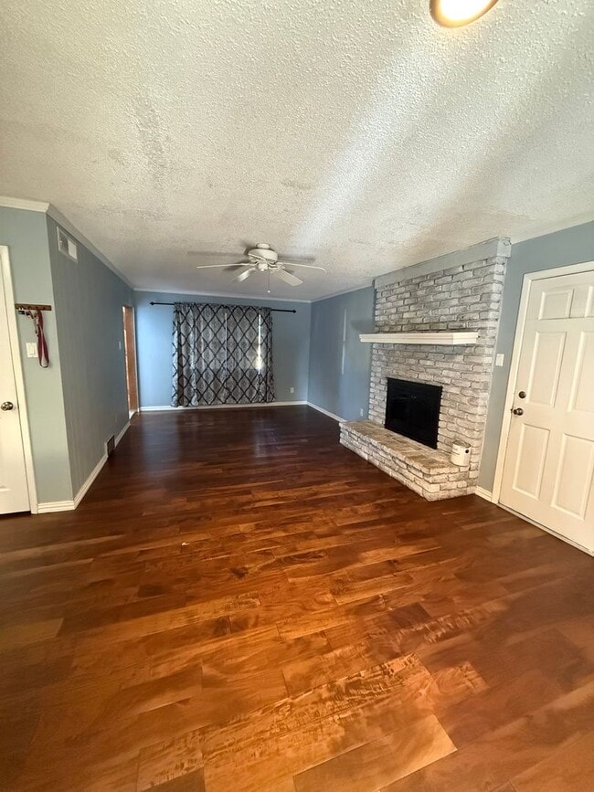 Building Photo - 4 Bed Brick Home! Zia School District! - P...