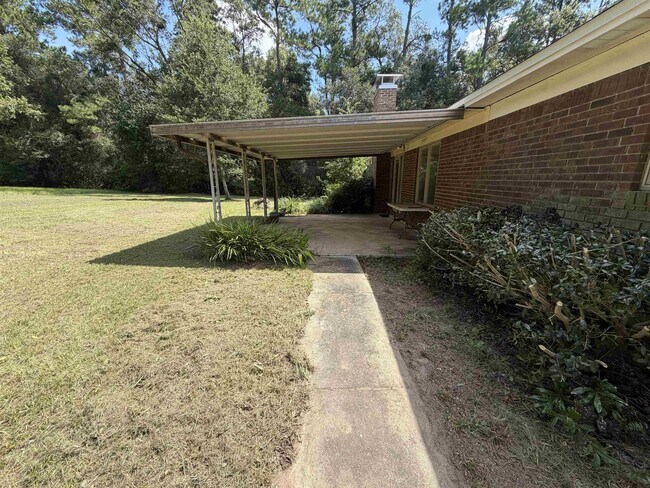 Building Photo - 5256 Quail Valley Rd