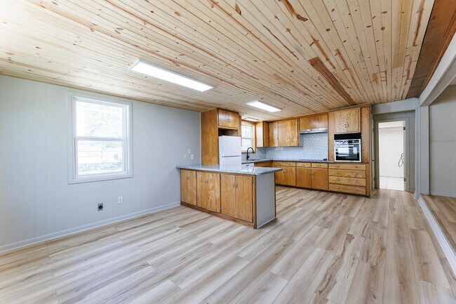 Building Photo - 3406 27th St