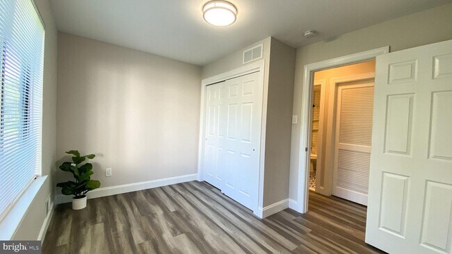 Building Photo - 403 The Woods-403