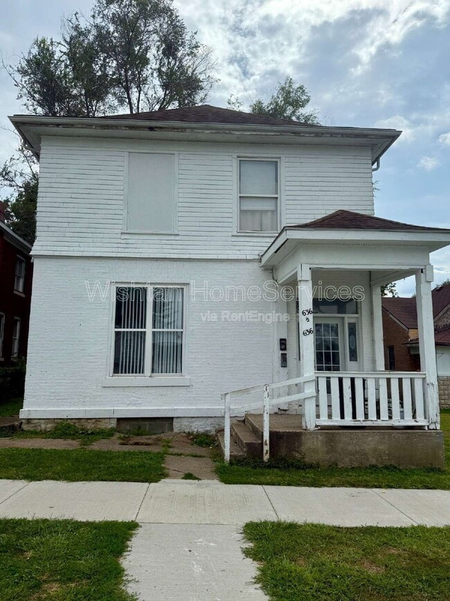 Building Photo - 636 Payson Ave