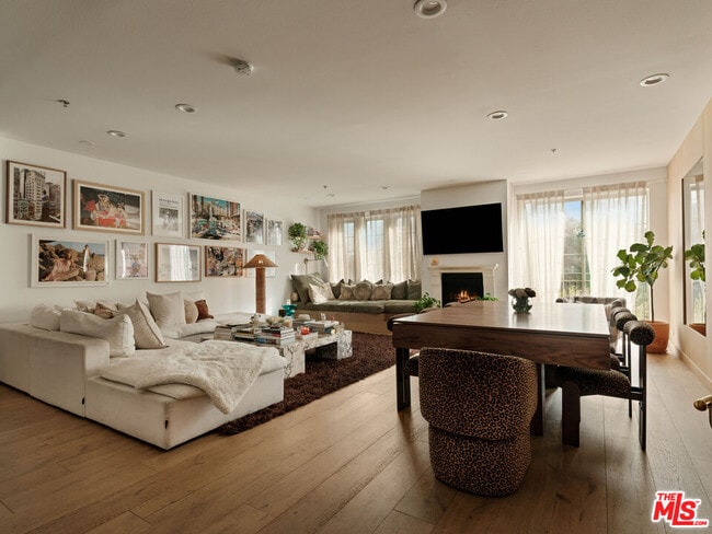 Building Photo - 10648 Woodbridge St