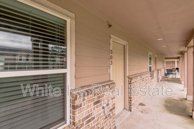 Building Photo - Avenue Townhomes