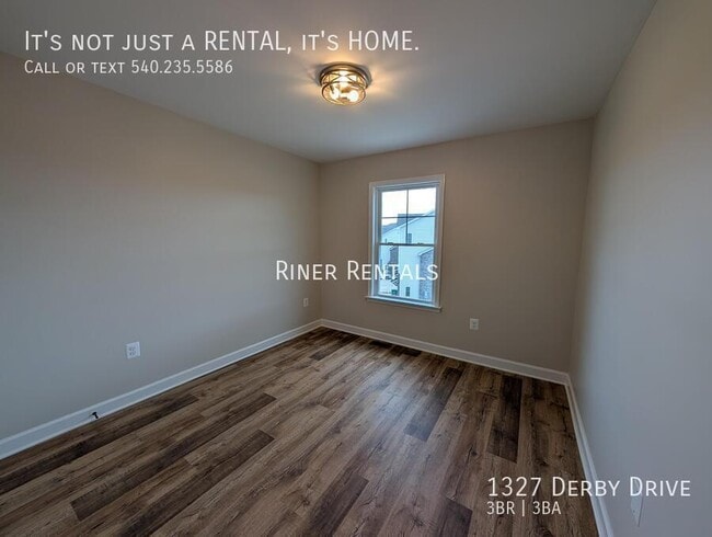 Building Photo - 1327 Derby Dr