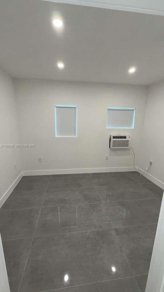 Building Photo - 935 Jefferson Ave