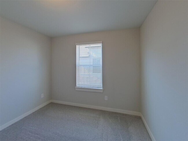 Building Photo - 9835 Willow Creek Commerce Dr