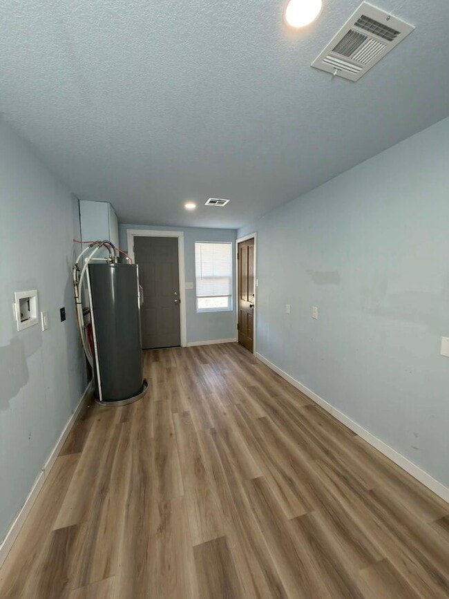 Building Photo - 814 High St