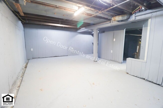 Building Photo - Now available 3 bedroom home