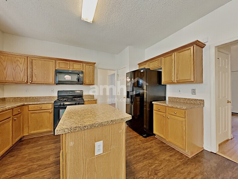Building Photo - 2137 Tallapoosa Dr