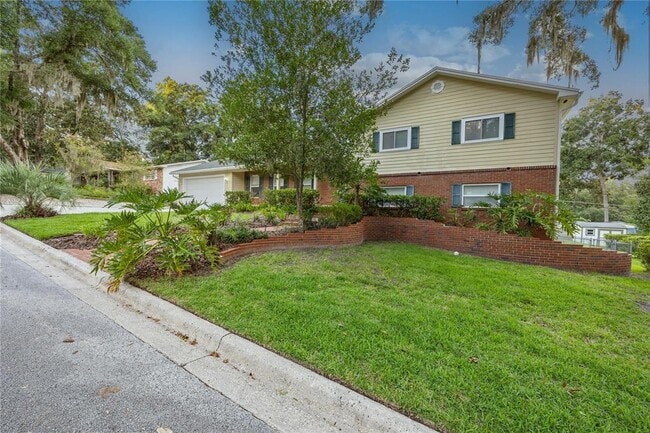 Building Photo - 2026 NW 19th Ln