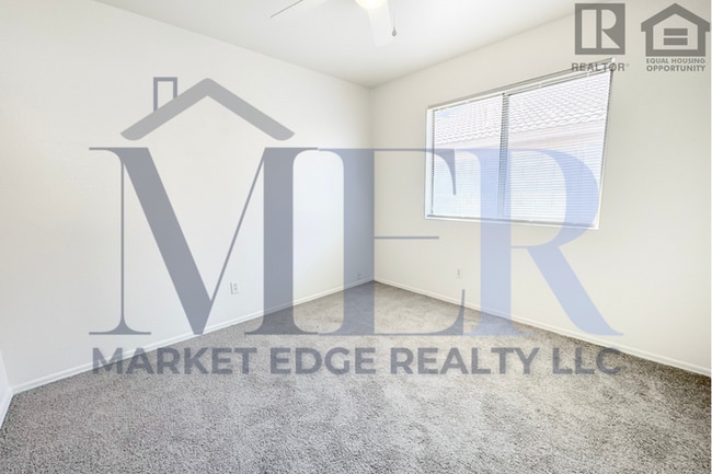 Building Photo - 3Bed/2Bath Home at 107th Ave/Olive! $399 M...