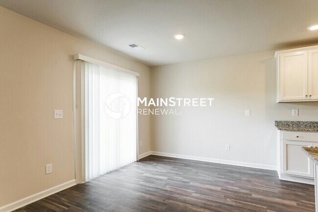 Building Photo - 3 Bedroom Pet-Friendly Home in Zebulon, NC with Main Street Renewal