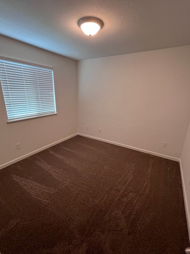 Building Photo - BEAUTIFUL UPDATED HOME IN WEST ROSEVILLE!!