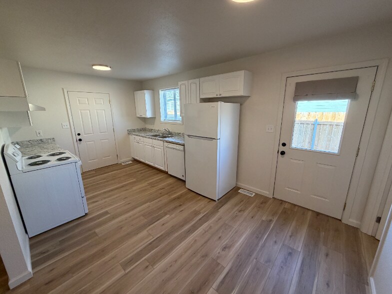 Building Photo - 1710 Challis Dr