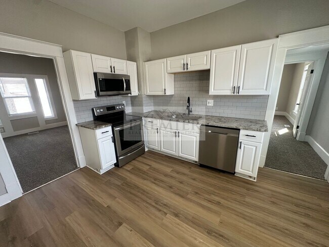 Building Photo - 184 W North St