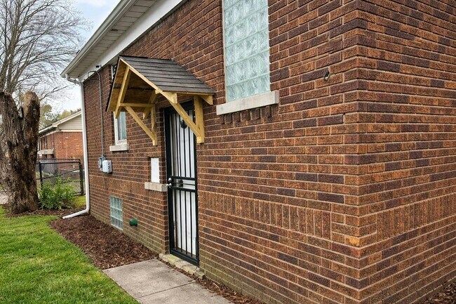 Building Photo - 18095 Goulburn Ave