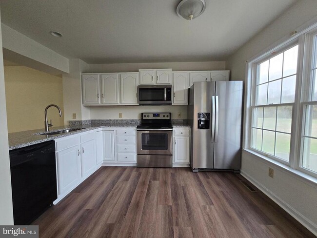 Building Photo - 116 Lowber St