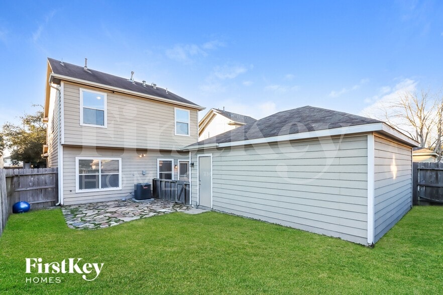 Building Photo - 6210 Scotchwood Dr