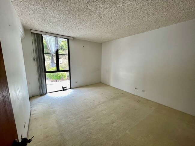 Building Photo - 6750 Hawaii Kai Dr