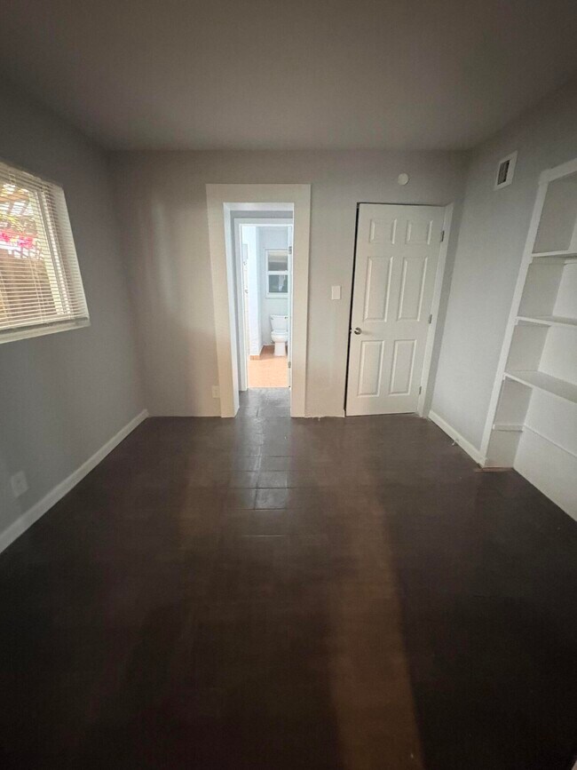 Building Photo - 1340 NW 5th Ave