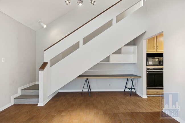 Building Photo - 6506 Cat Creek Trail