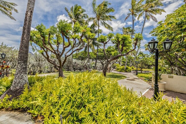 Building Photo - 250 Kawaihae St